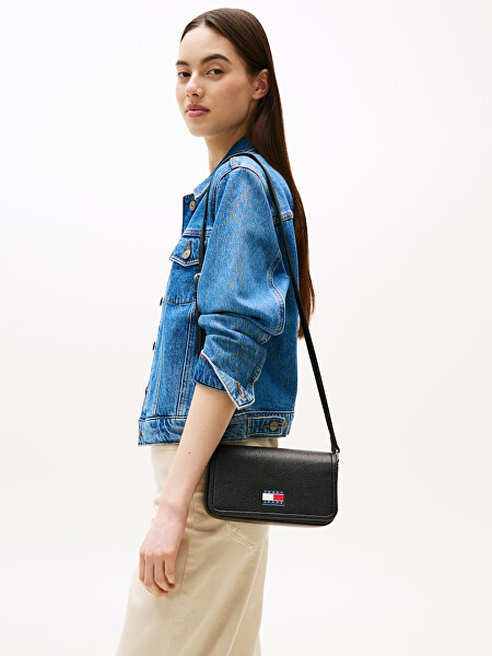 Bag must flap black Tommy jeans