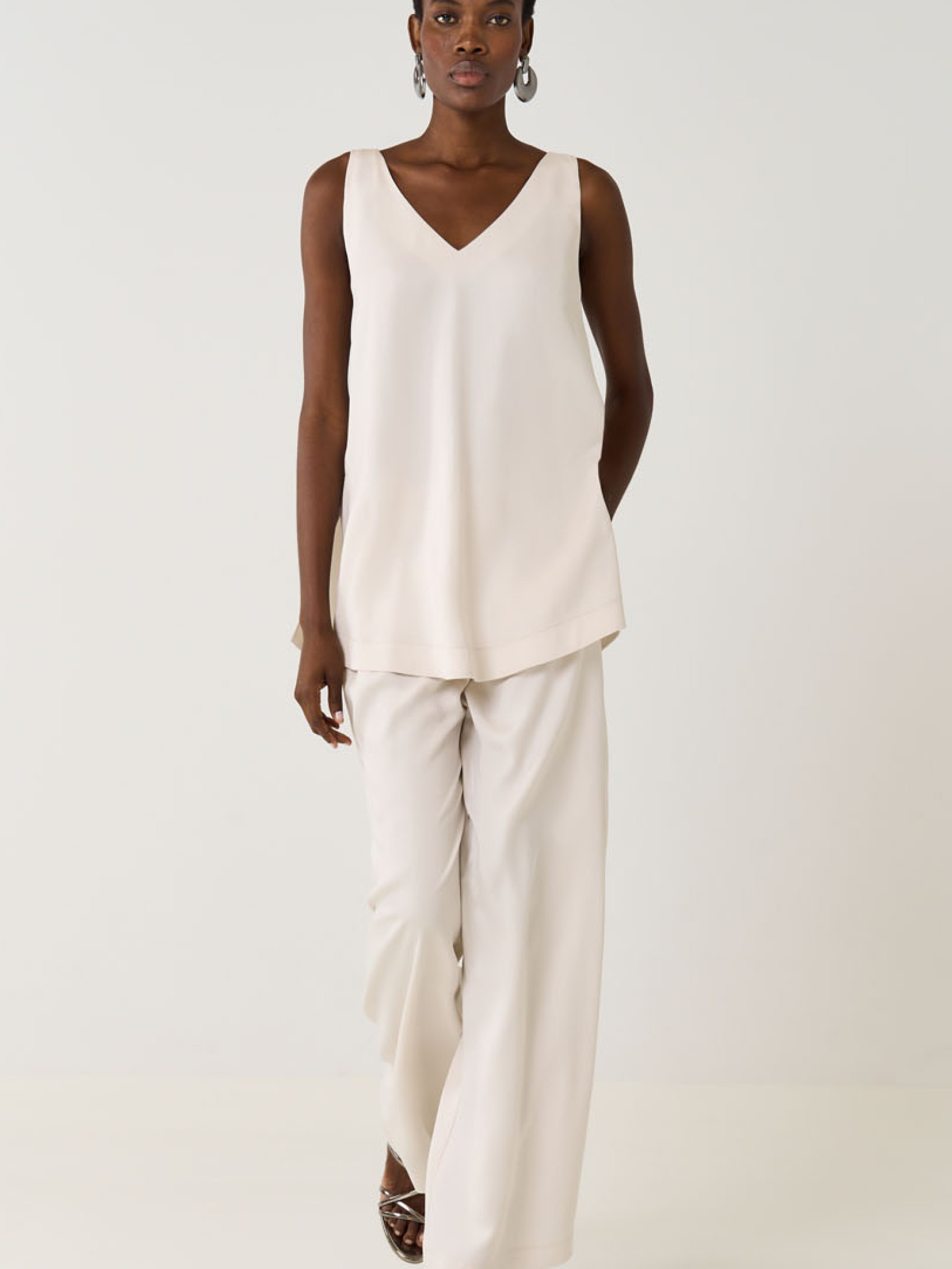 Μπλούζα αμάνικη με V-neck Ecru Access