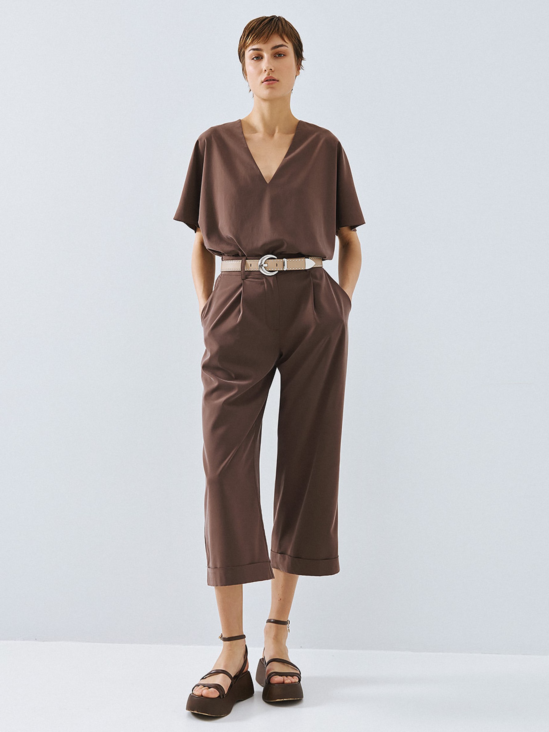 Μπλούζα με κοντό μανίκι με V λαιμόκοψη Brown Access