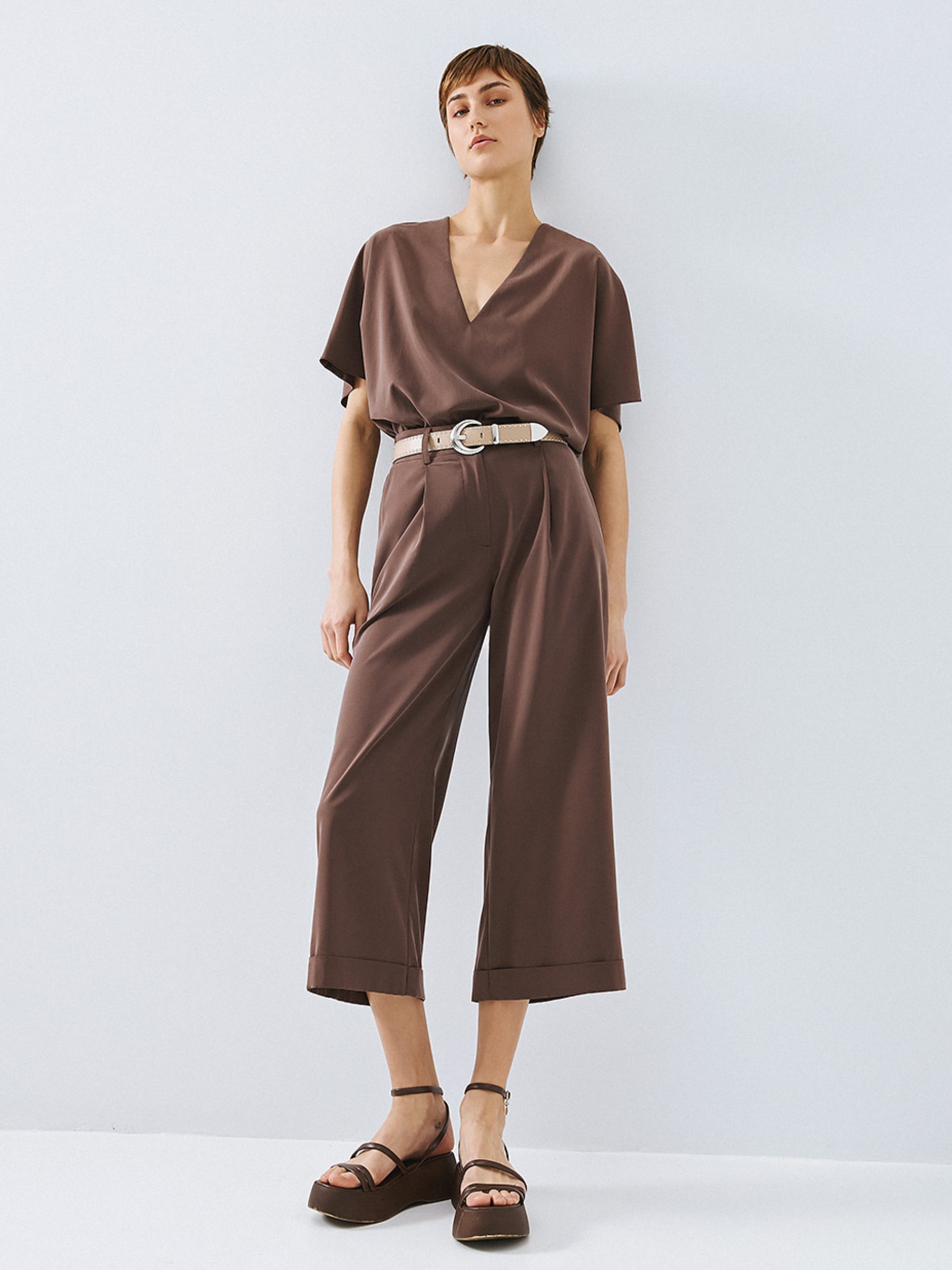 Παντελόνι κοντό με ρεβέρ και πιέτες Brown Access