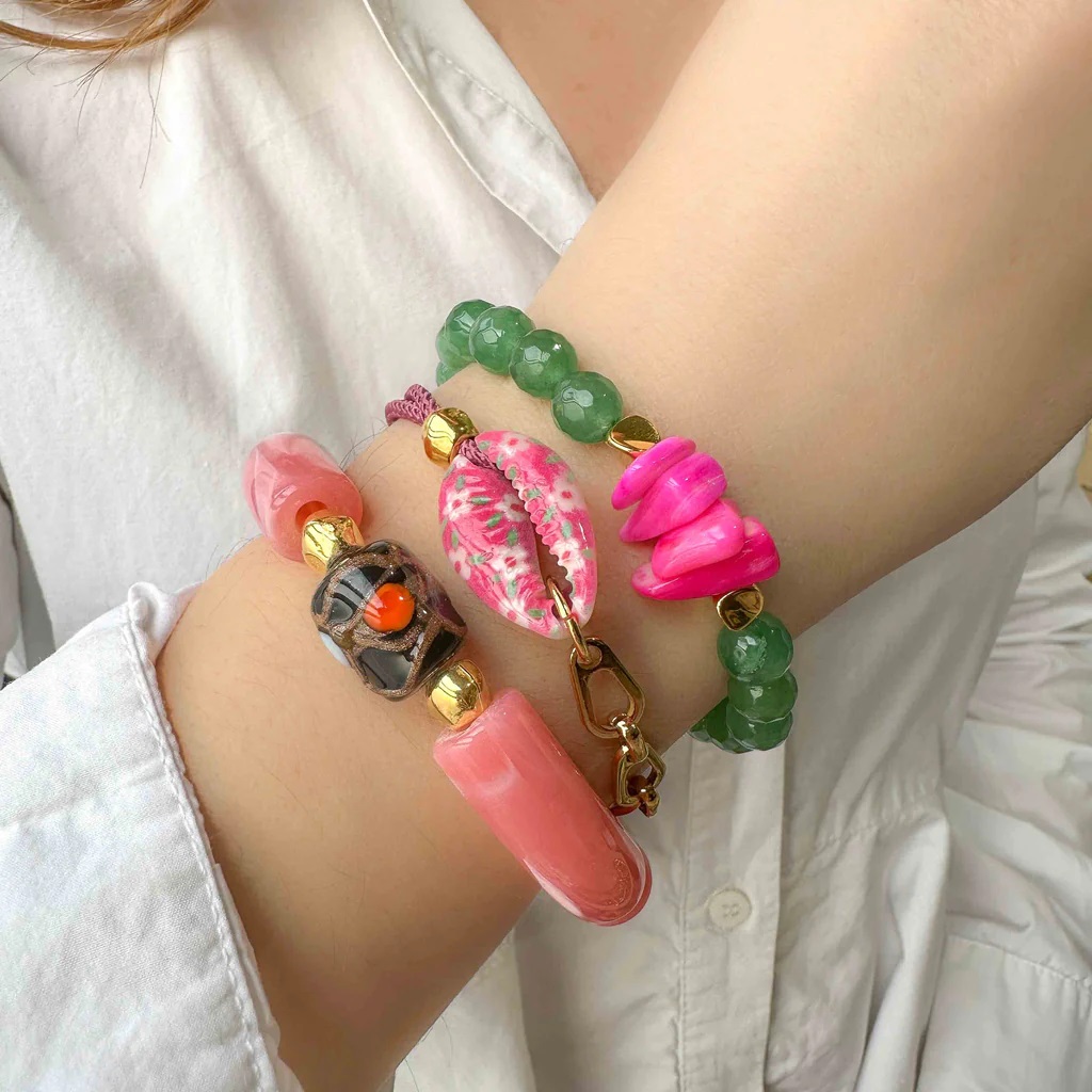 Bracelet with patterned shell and chain Elephantina