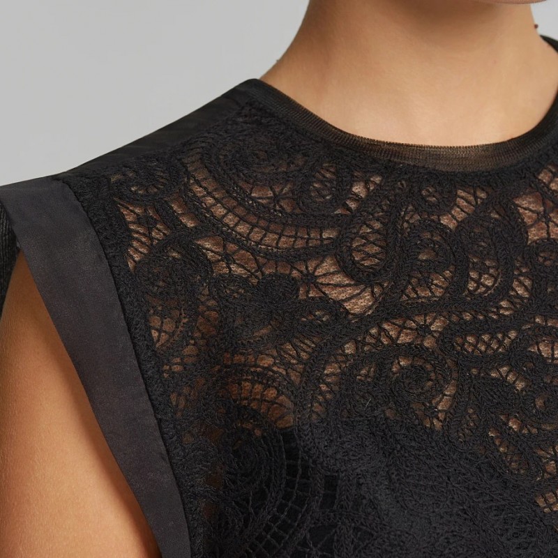 Μπλούζα αμάνικη από δαντέλα Black Lynne