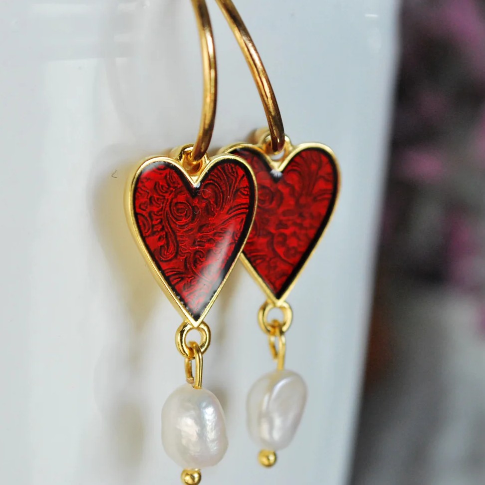 Earrings heart with enamel and pearls Elephantina