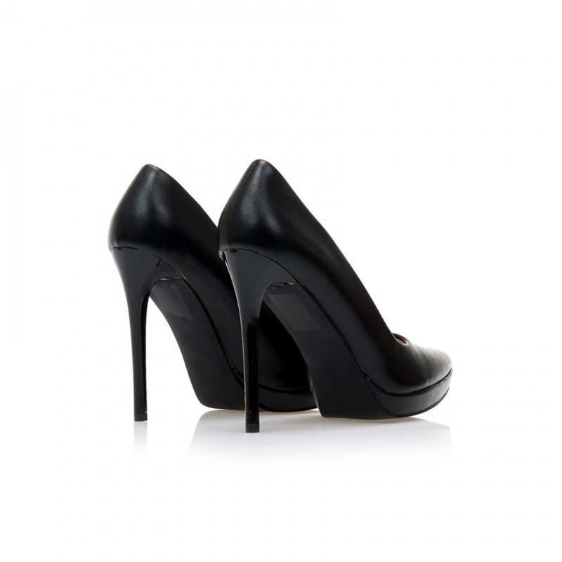 Γόβες δερματίνη με φιάπα μυτερές Black Tsoukalas