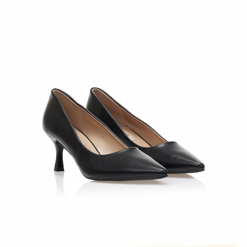 Γόβες δερματίνη μυτερές με ιδιαίτερο τακούνι Black Tsoukalas