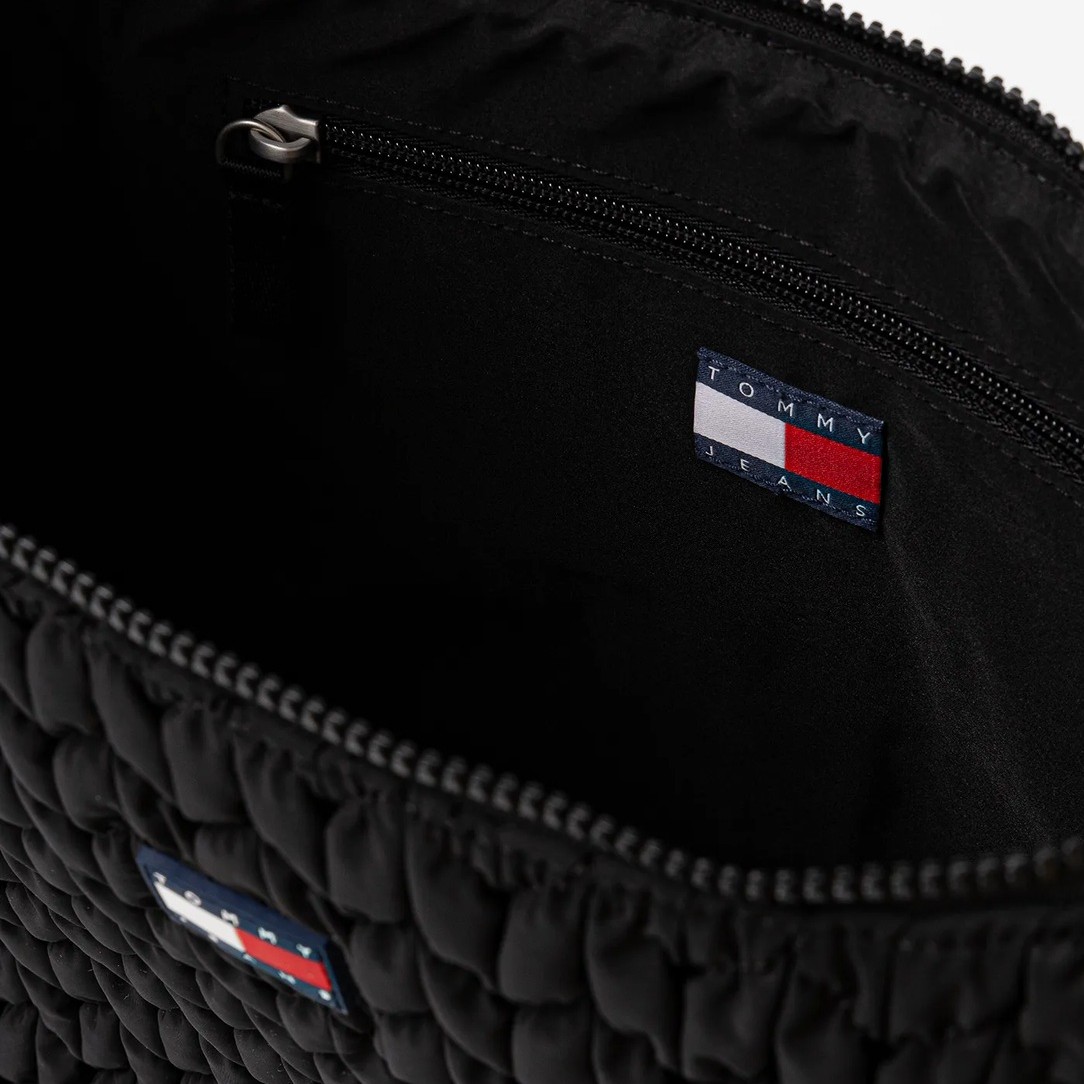 Τσάντα γυναικεία urban large black Tommy jeans