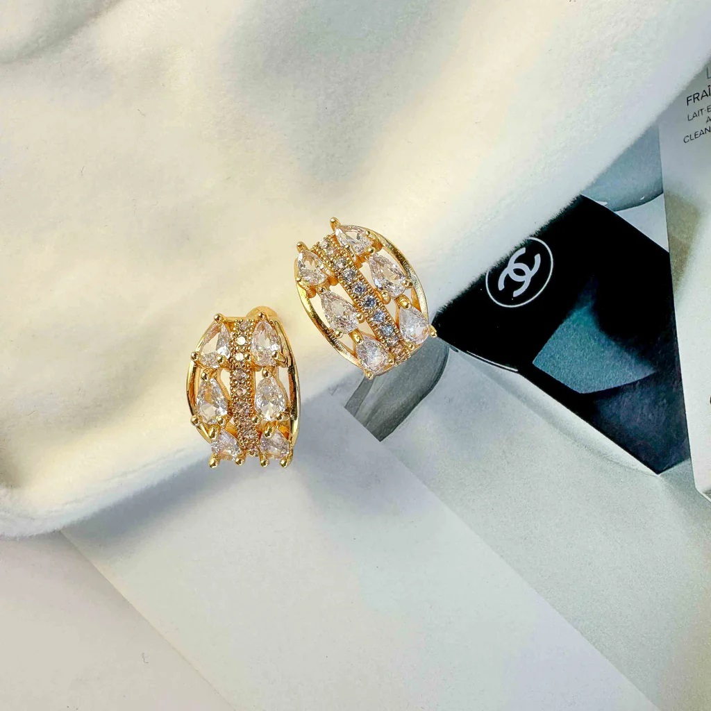 Hoop earrings with white crystals Golden Elephantina