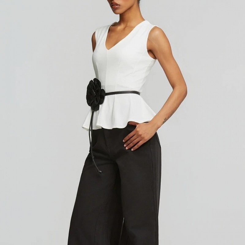Μπλούζα αμάνικη v-neck White Lynne