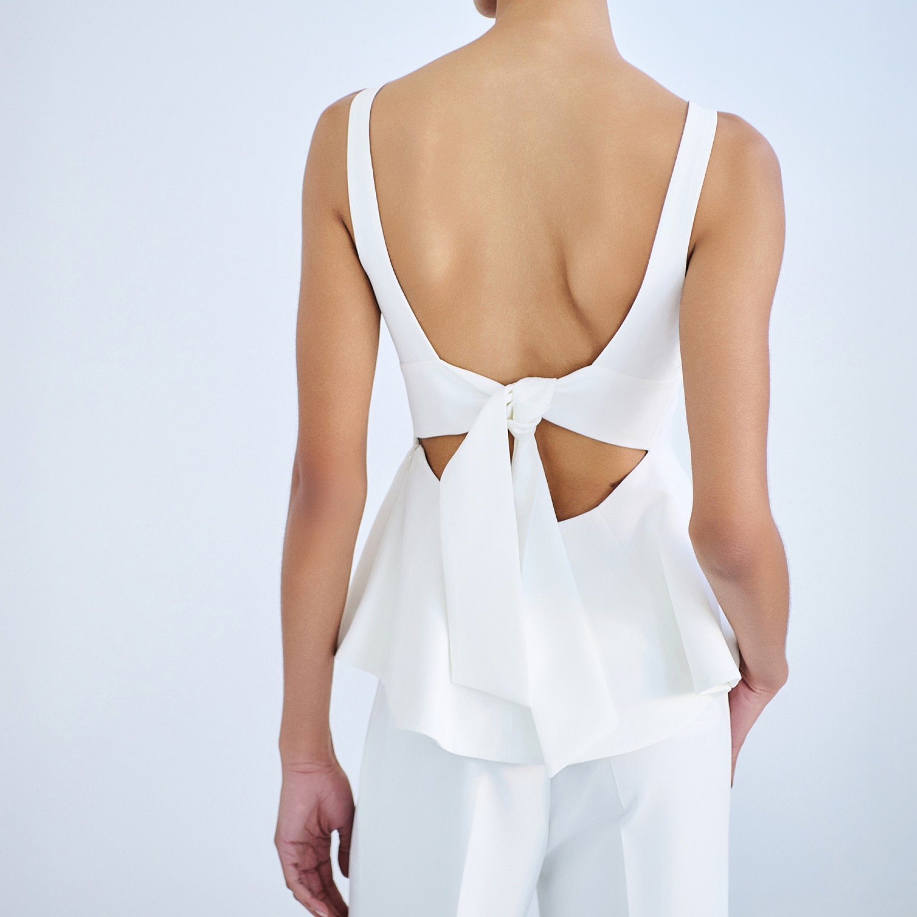 Τόπ αμάνικο peplum με δέσιμο πίσω White Access